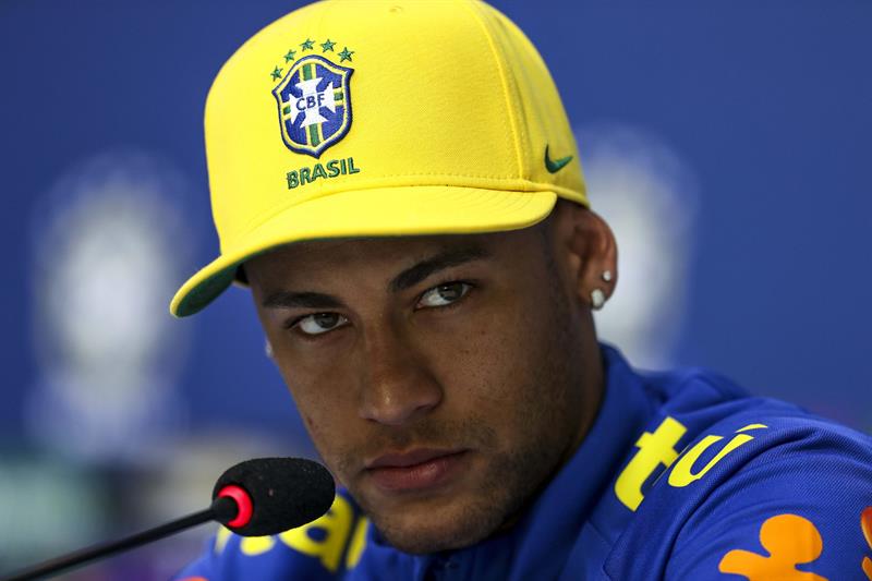 Neymar en la conferencia de prensa